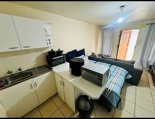 1 BEDROOM APARTMENT FOR SALE IN SCOTTSVILLE